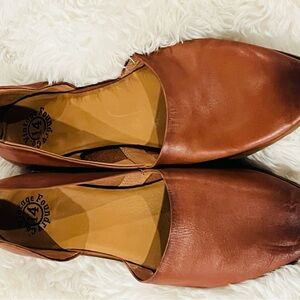 Brown Leather Flats with Rounded Toe and Minimalist Design
